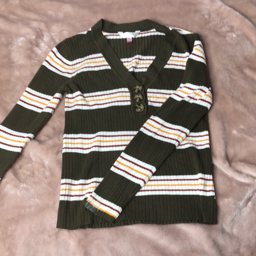 Fall sweater/long sleeve tee